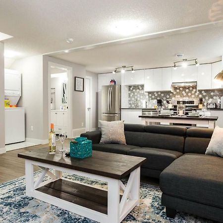 Modern Executive Suite I Complimentary Netflix & Parking! Edmonton Exterior foto
