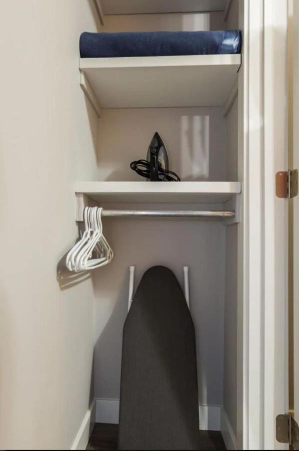 Modern Executive Suite I Complimentary Netflix & Parking! Edmonton Exterior foto