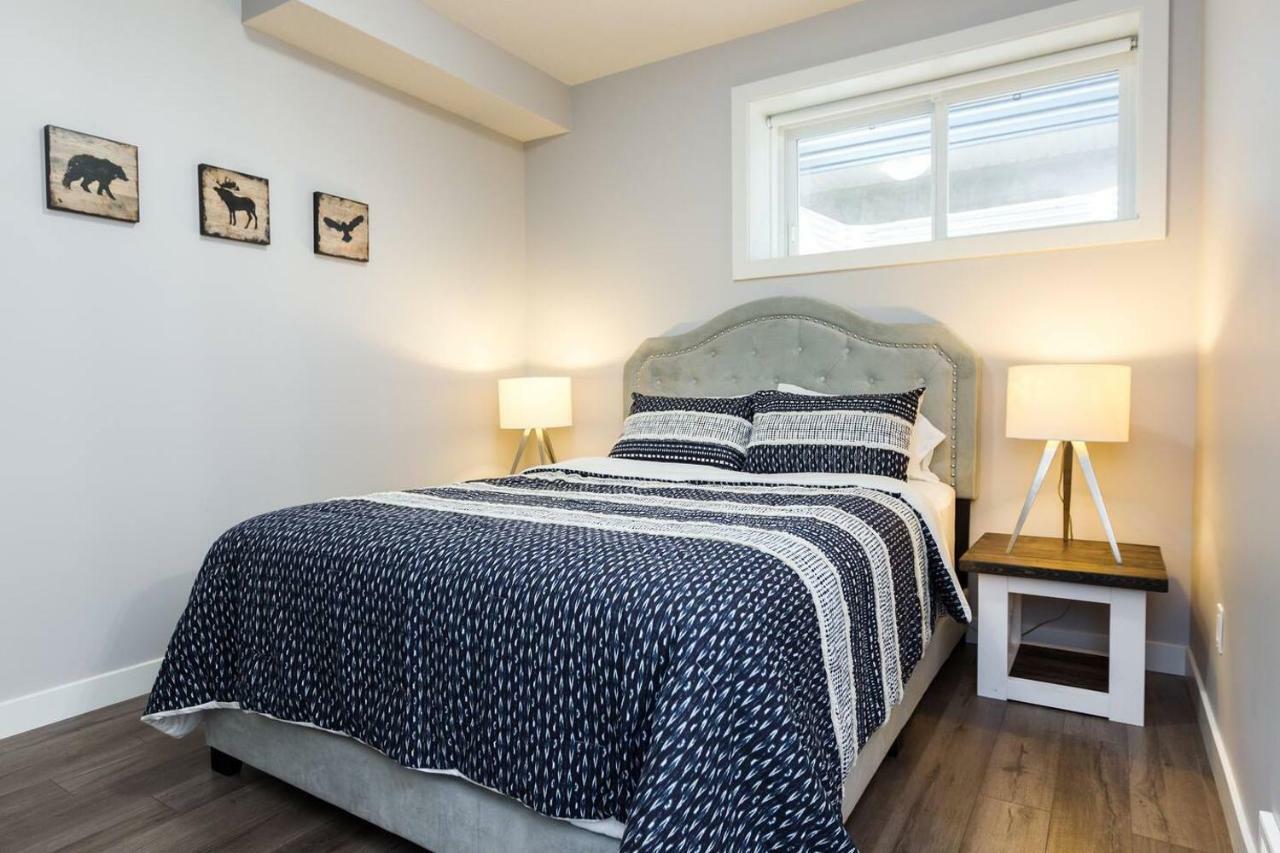Modern Executive Suite I Complimentary Netflix & Parking! Edmonton Exterior foto