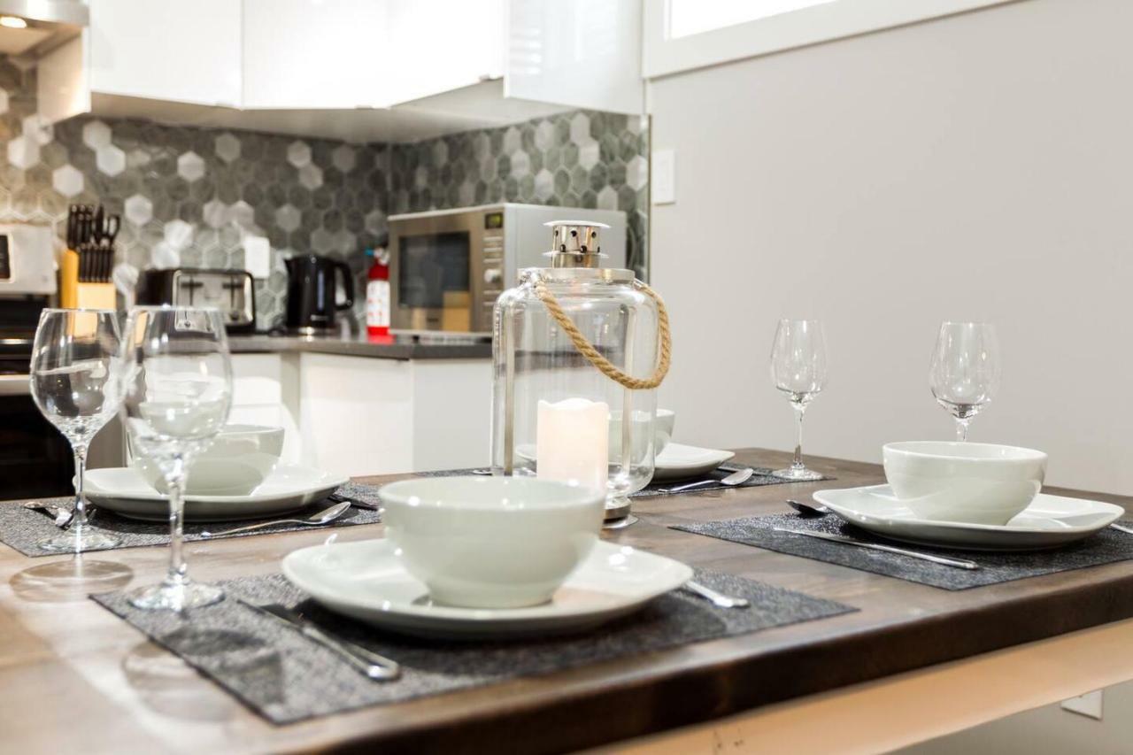 Modern Executive Suite I Complimentary Netflix & Parking! Edmonton Exterior foto